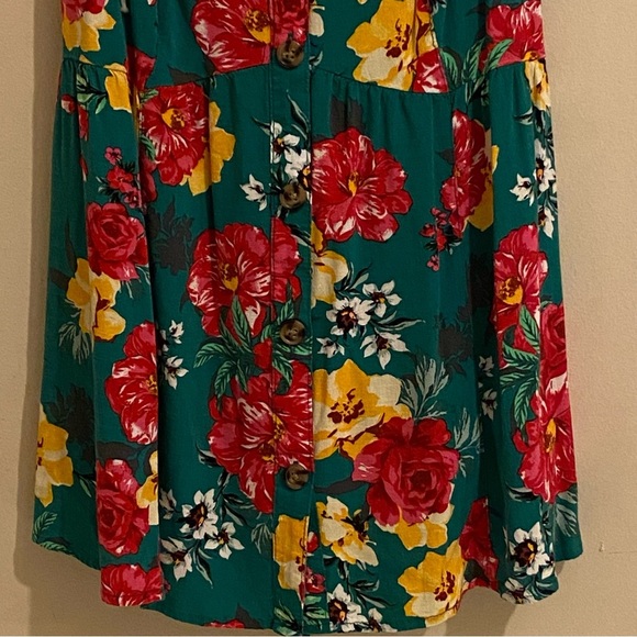 Torrid Floral Sleeveless Pullover Babydoll V Neck Button Tunic Top 00 (M/L) - Picture 2 of 12